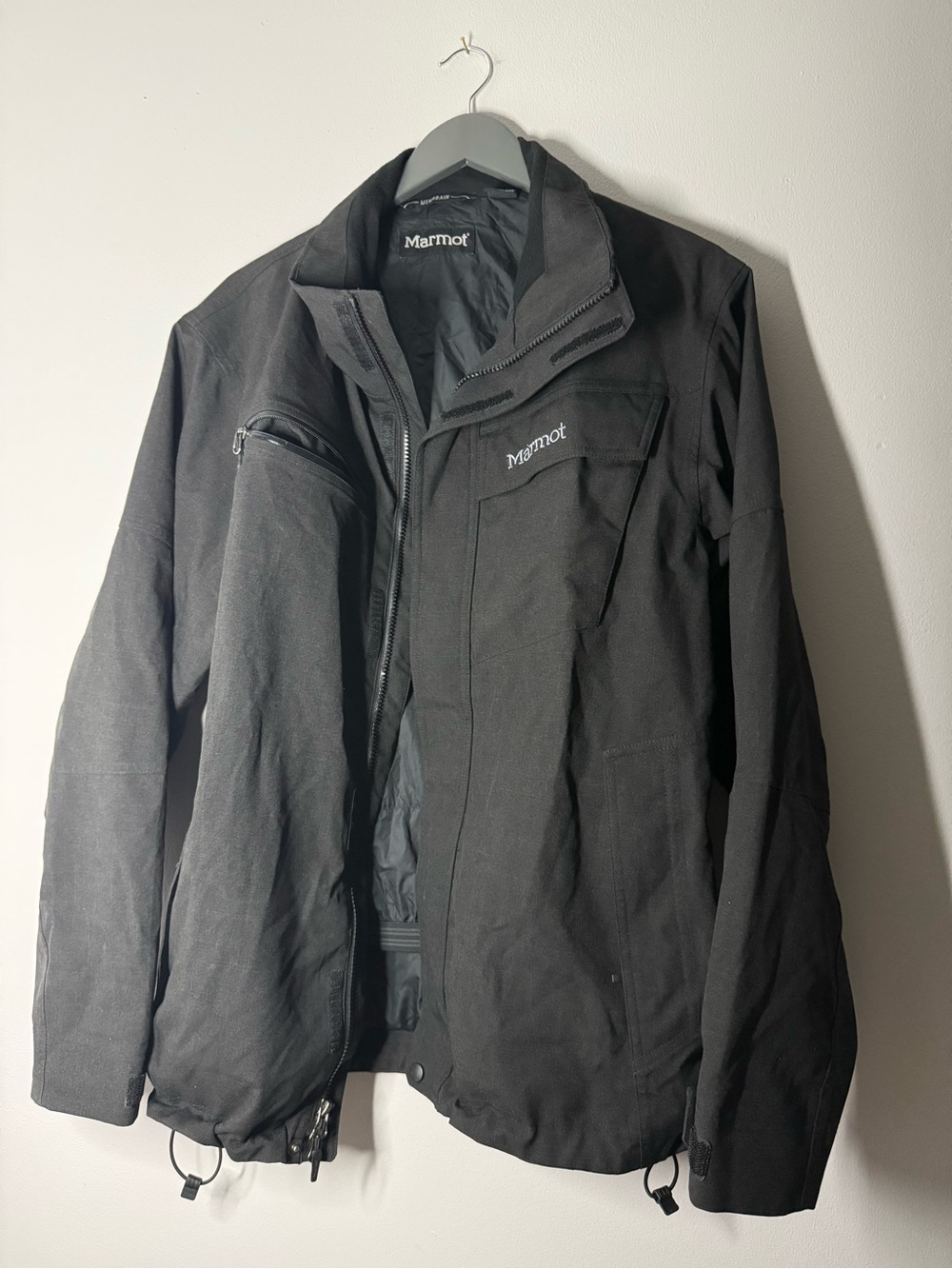 Marmot Black Men's Ski/Snowboard Jacket with High Collar